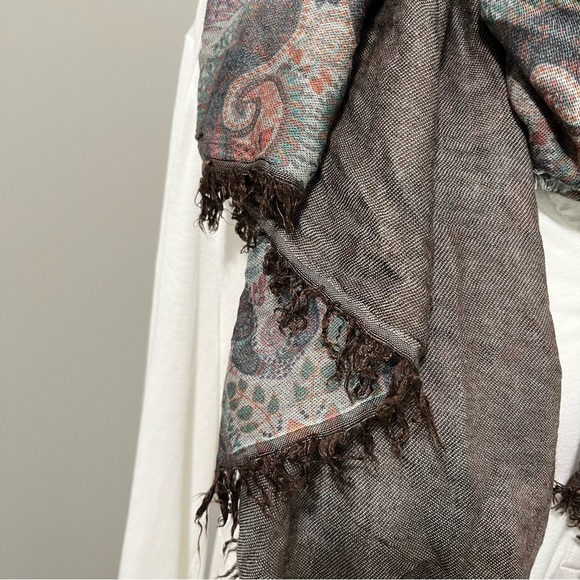 Hörst Double Sided Floral and Paisley Pattern Wrap Around Scarf - Picture 6 of 11